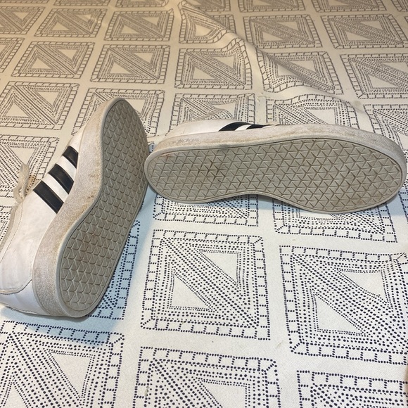 Adidas kids classic sneaker - Picture 3 of 5
